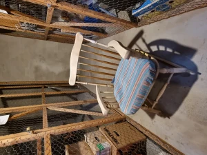 Wood Rocking chair  - Chair in great condition 
