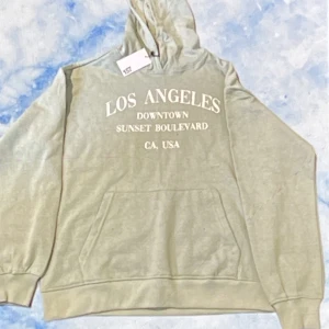 NY 157 Hood sweater 🫒 - Helt ny, har köpt den för 100kr 💕Tryck gärna på köp nu💕