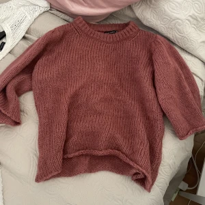 Stickad kortärmad - Jätte söt stickad kortärmad tröja!💕