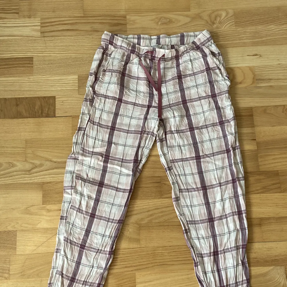 Pyjamasbyxor change twilfit i stl S😋. Jeans & Byxor.