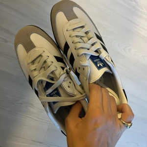 Samba original shoes number 37 1/3 - New (never used) Samba original shoes number 37 1/3.