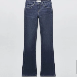 Zara Low Waist jeans - Säljer mina fina Low waist bootcut jeans från zara