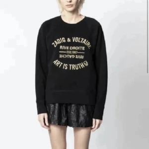 Zadig tröja - Säljer nu min zadig tröja som jag knappt har använt, den är nästan i nyskick. Den är köpt på Nk Göteborg och har tyvärr inget kvitto längre.