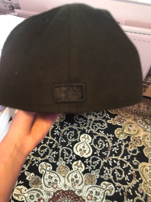 Ny keps - Jag köpte en NY keps från amazon och storleken är 56,5cm och den är helt ny aldrig använd. Mer information på privat 