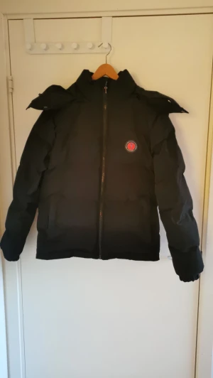 Trapstar jackor - Knappt använda, tags sitter kvar