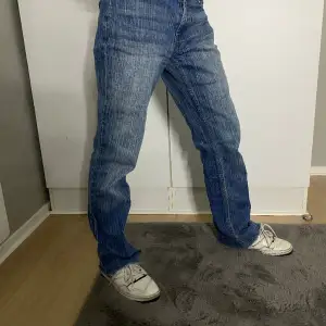90s brielle jeans från Brandy Melville. Kommer inte till användning 