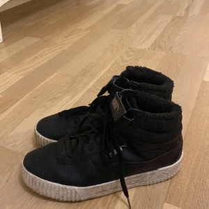 Puma vinterkängor  - Sparsamt använda. Bra skick 