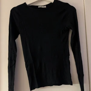 Basic tröja  - Använd fåtal gånger 