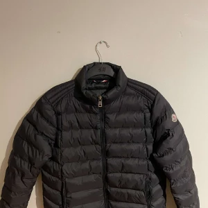 Moncler - Moncler jacka storlek s mycket bra skick 