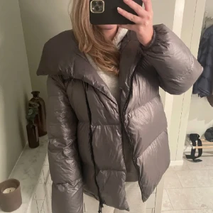 Massimo Dutti Jacka - Super fin jacka från Massimo Dutti, har några små fläckar annars i gott skick 