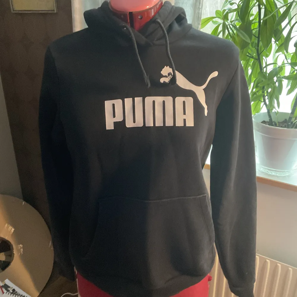 A hoodie from puma Very used Chewed strands Don’t know Original price  Price is negotiable . Hoodies.