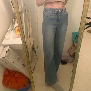 Carin waster mid waist jeans storlek 34