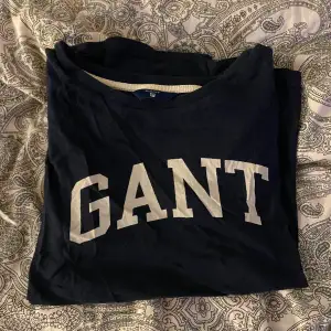T-shirt från Gant, inte använts på länge och är i toppen skick!💙