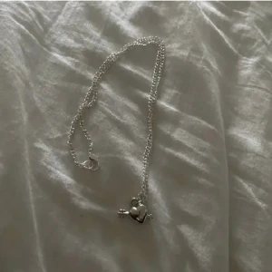 Halsband - Justerbar kedja. Inte rostfritt stål.