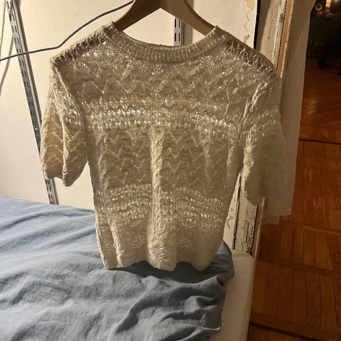 stickad kortärmad tröja