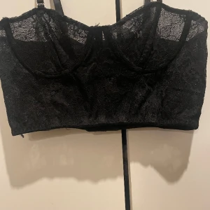 Svart Korsett - Denna snygga korsett används inte då den sitter för liten💓