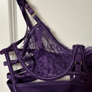 Hunkemöller BH - Bh från hunkemöller, aldrig använd, prislappen sitter kvar. Stl. 85B Original pris: 379kr