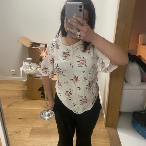 sommartopp - jättegullig sommartopp med blom mönster