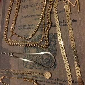 Smycke - Armband och halsband för 60kr/st. Ej äkta