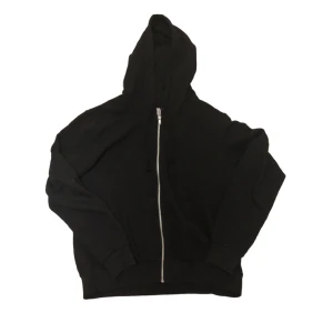 Svart hoodie - En svart zipup hoodie från HM i L. Bara använd hemma som myströja. Jag är S/M så den passar perfekt som oversized🫶🏼