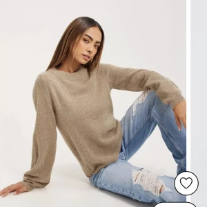 Tröja - Fin stickad tröja köpt på Nelly💗