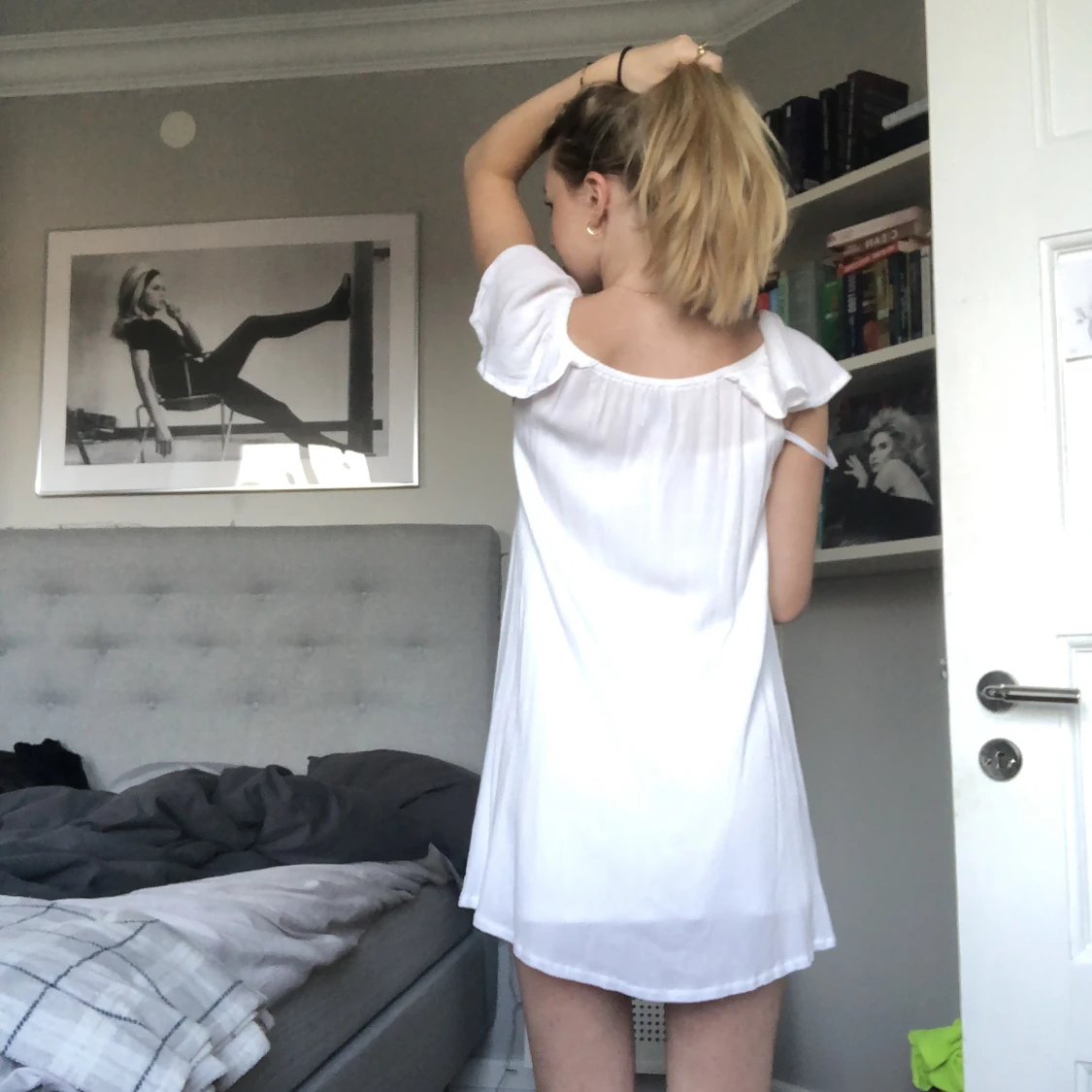 Vit klänning/ studentklänning  - 90