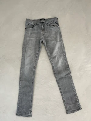 Replay jeans - Snygga replay jeans i bra passform och bra skick. Nypris 1700 mitt pris 380