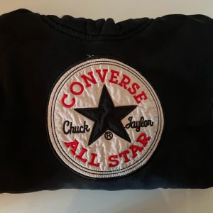 Coverse hoddie  - Converse luvtröja. Svart stl S