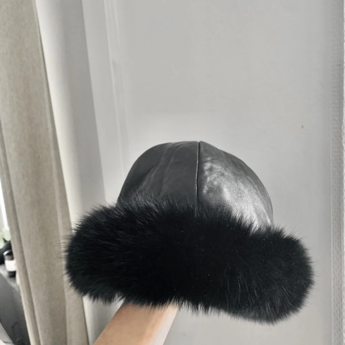 Pälsmössa i Läder - 90