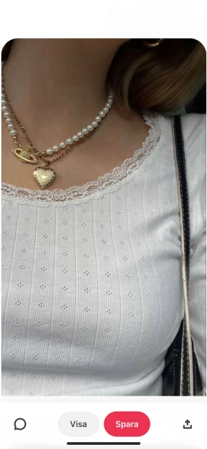 Brandy Melville top - Så söt och fin brandy tröja 🌸🌼 jätte snygg till sommaren. Skriv för fler bilder! Kostar 240kr på deras hemsida 