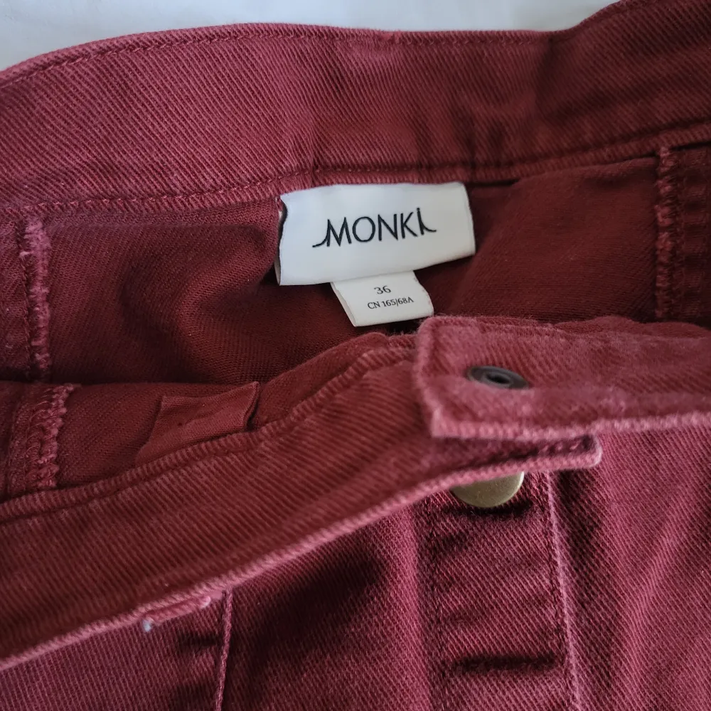 Vintage kort kjol från Monki♡. Kjolar.