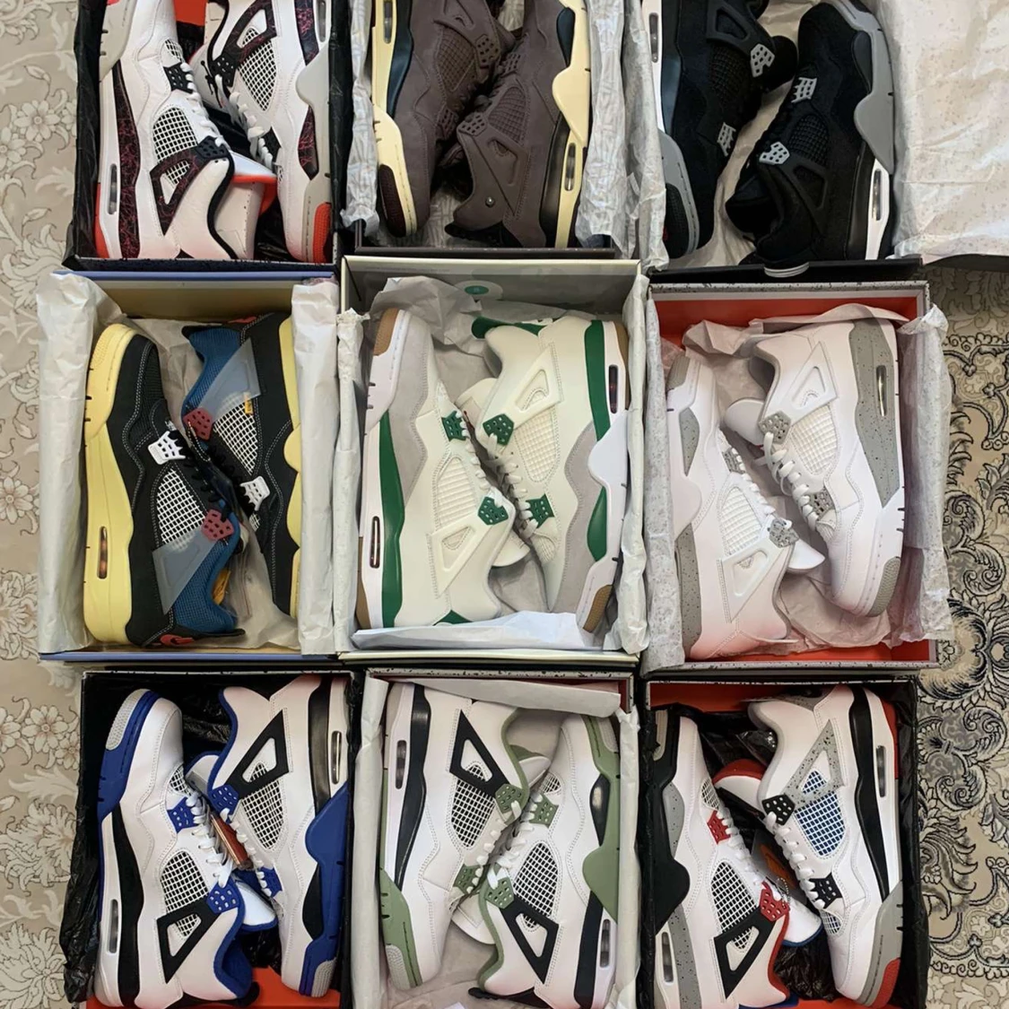 Flera Jordan 4:or
