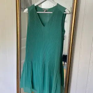 Grön klänning. Helt oanvänd och perfekt till sommaren 💚
