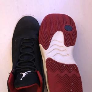 Nike Jordan Max Aura - Har använts med försiktighet så skicket är bra 