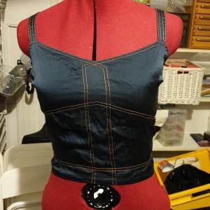 Topp str. 40/ M - L - Säljer kläder som e för små eller som jag inte använder längre