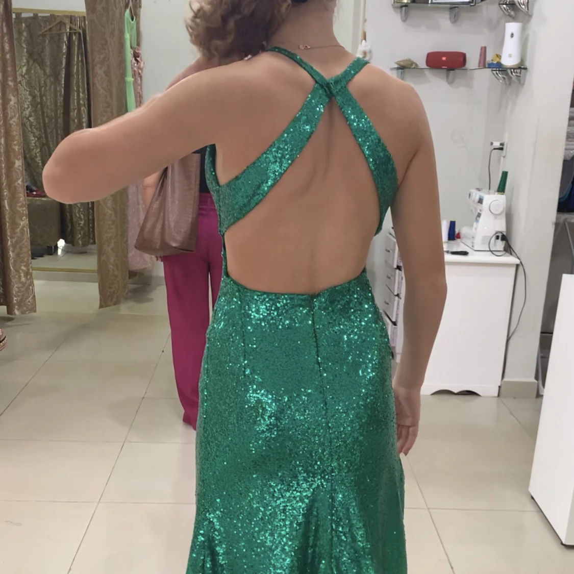 Glittrig balklänning  - 90