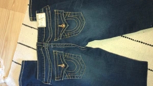 True religion jeans  - Jätte fina jeans, men dem kommer tyvärr inte till användning eftersom den är för långa💜 