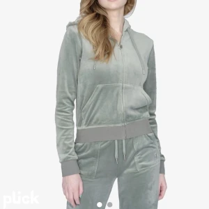 Grönt juicy set - Intressekoll på mitt älskade ljusgröna juicyset. Använt några få gånger så superbra skick! Skriv vad ni kan tänka er att betala, säljer bara för bra pris💖