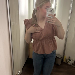 Blus/topp - Superfin blus/topp från JDY i en ”smutsrosa” färg som aldrig är använd 💕