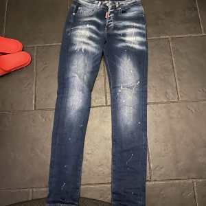 Dsquared2 jeans - Dsquared2 jeans. Använda nyttskick. Storlek 42. 