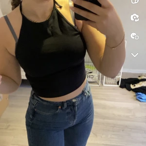 Halterneck - Topp med knytning vid halsen