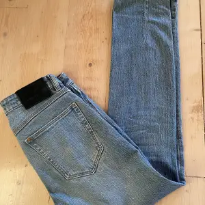 Säljer nu mina NEUW jeans som är i väldigt bra skixk. Köpta för ca 1500kr. Storlek 29/32. Hör av er vid frågor eller funderingar!