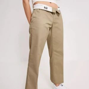 Dickies byxor - Säljer mina dickies byxor då dom inte kommer till användning så dom är i väldigt bra skick, strl W32/L32