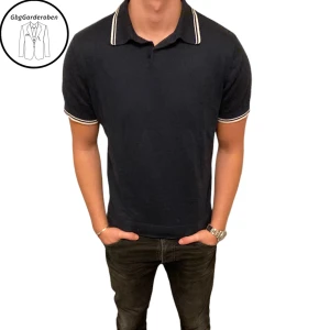 Piké  - Tjo säljer nu min feta Riley piké! Inga defekter samt i väldigt bra skick! Hör av dig vid minsta bekymmer🙌