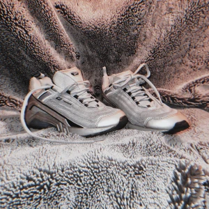 Reeboks ☆ - Gamla Y2k reeboks !  I bra kondition, ljusblåa/gråa med silver detaljer. 