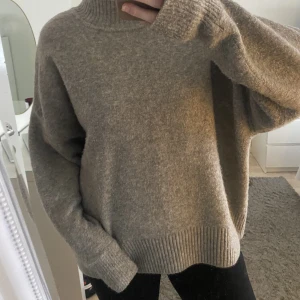 Stickad tröja  - Mysig stickad tröja 💓