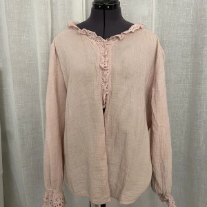 Blus  - Super söt smuts rosa blus ! 