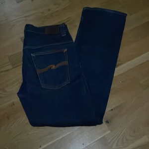 Nudie jeans - Snygga nudie jeans herr i strl 33/34. Superfint skick.