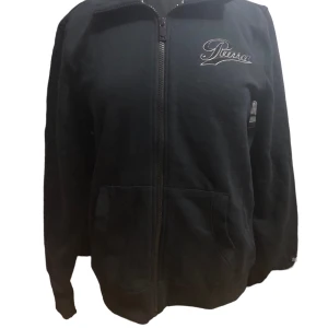 Puma kofta - Helt ny puma kofta som tyvärr är för stor.Om intresserad fråga gärna om fler bilder. Storlek L men passar som oversized på mindre storlekar