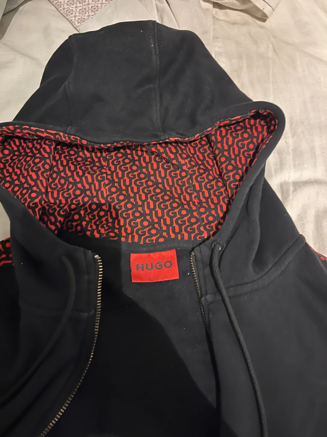 Hugo boss zip up hoodie - 90